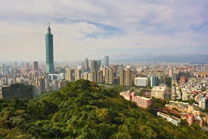 General city skyline view with the Taipei 101 skyscraper, Taipei, Taiwan General city skyline view with the Taipei 101 skyscraper, Taipei, Taiwan