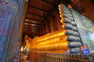 Reclining gold Buddha statue, Wat Pho temple, Bangkok, Thailand