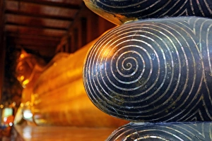 Reclining gold Buddha statue, Wat Pho temple, Bangkok, Thailand