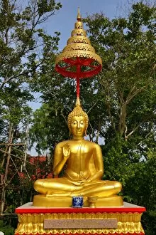 Images Dated 4th December 2012: Gold Buddha statue at Wat Khao Phra Bat in Pattaya, Thailand