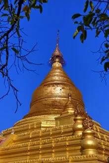 Mandalay, Myanmar Collection: The gold stupa of Kuthodaw Pagoda, Mandalay, Myanmar (Burma)