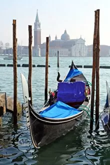 Images Dated 10th February 2013: Gondolas and San Giorgio Maggiore in Venice, Italy
