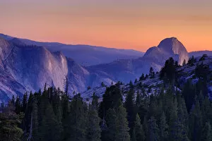 Images Dated 20th September 2018: Half Dome mountain at sunset in Yosemite Valley, Yosemite National Park, California, USA