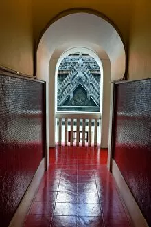 Images Dated 1st June 2013: Hallway, arch and archway in Wat Ratchanatdaram Temple, Bangkok, Thailand