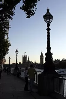 Images Dated 28th September 2011: Houses of Parliament and streetlamps