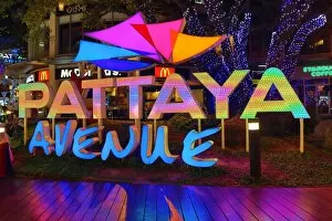 Images Dated 3rd December 2012: Illuminated City sign on Pattaya Avenue in Pattaya, Thailand