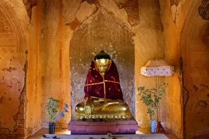 Bagan, Myanmar Collection: Iza Gawna Pagoda Temple on the Plain of Bagan, Bagan, Myanmar (Burma)