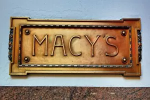 Images Dated 20th October 2013: Macys, the Worlds largest department store and shop, sign, New York. America