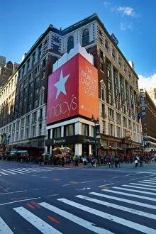 Images Dated 20th October 2013: Macys, the Worlds largest department store and shop, sign, New York. America