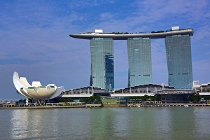 Marina Bay Sands Hotel in Marina Bay in Singapore, Republic of Singapore Marina Bay Sands Hotel in Marina Bay in Singapore, Republic of Singapore