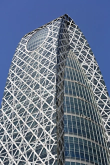 Modern architecture of the Mode Gakuen Coccoon Tower building in Shinjuku, Tokyo, Japan Modern architecture of the Mode Gakuen Coccoon Tower building in Shinjuku, Tokyo, Japan
