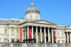 Images Dated 11th November 2012: The National Gallery in Trafalgar Square in London