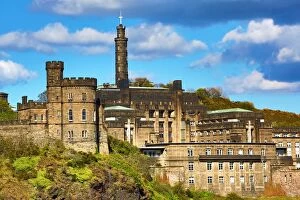 Images Dated 30th April 2016: Nelsons Monument and the Governors House on Calton Hill in Edinburgh, Scotland