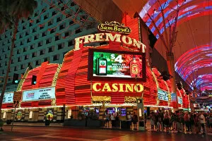 Images Dated 22nd September 2018: Neon lights of casinos in Fremont Street at night, Las Vegas, Nevada, America