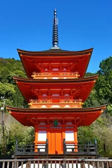 Kyoto, Japan Collection: Orange pagoda with 3 storeys, Kiyomizu-dera Temple, Kyoto, Japan
