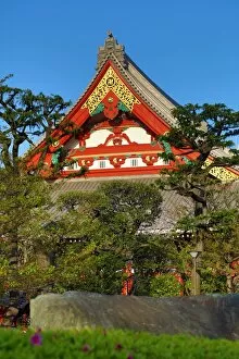 Images Dated 8th April 2013: Oriental architecture and gardens of the Sensoji Asakusa Kannon Temple, Tokyo, Japan