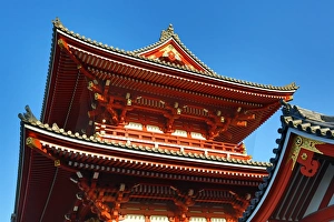 Oriental architecture of the roof of the Sensoji Asakusa Kannon Temple, Tokyo, Japan Oriental architecture of the roof of the Sensoji Asakusa Kannon Temple, Tokyo, Japan