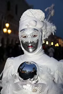 Images Dated 7th February 2013: People wearing masks and costumes at the Venice Carnival