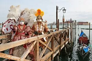 Images Dated 9th February 2013: People wearing masks and costumes at the Venice Carnival