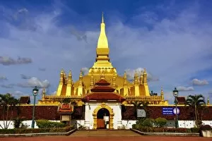 Images Dated 10th September 2015: Pha That Luang gold Stupa, Vientiane, Laos