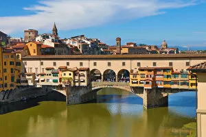 Images Dated 5th September 2019: The Ponte Vecchio bridge over the River Arno, Florence, Italy
