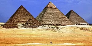 Images Dated 7th April 2011: The Pyramids of Giza in Cairo, Egypt