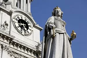 Images Dated 22nd April 2011: Queen Anne Statue, St. Pauls Cathedral, London