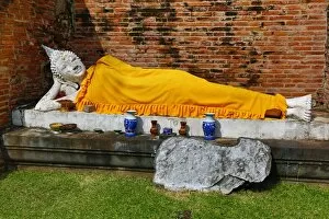 Images Dated 8th July 2017: Reclining Buddha statue at Wat Yai Chaimongkol Temple, Ayutthaya, Thailand
