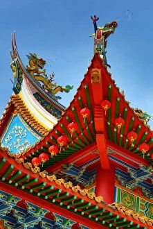 Kuala Lumpur Collection: Red lanterns and dragon roof decorations on the Thean Hou Chinese Temple, Kuala Lumpur, Malaysia