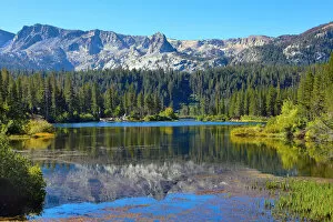 America Collection: Reflection of mountains in Twin Lakes, Mammoth Lakes, California, United States of