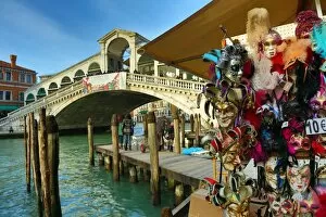 Images Dated 7th February 2013: The Rialto Bridge on the Grand Canal in Venice, Italy