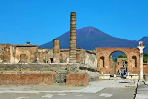 Images Dated 22nd September 2019: Ruined pillar in the ancient Roman city of Pompeii, Italy
