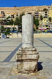 Images Dated 16th October 2016: Ruined pillar on the Hashemite Plaza in the Old City, Amman, Jordan