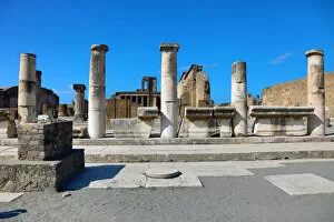Images Dated 22nd September 2019: Ruined pillars in the ancient Roman city of Pompeii, Italy
