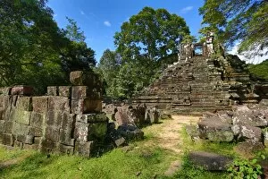 Images Dated 11th November 2014: Ruins of a Hindu Temple in the Preah Pithu Group in Angkor Thom, Siem Reap, Cambodia