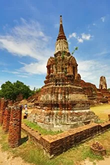Images Dated 27th May 2013: Ruins of Wat Mahathat (Wat Maha That), Ayutthaya, Thailand