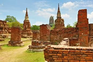 Images Dated 27th May 2013: Ruins of Wat Mahathat (Wat Maha That), Ayutthaya, Thailand
