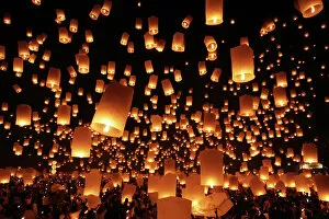 Trending: Sky Lanterns at Yee Peng Loy Krathong, Chiang Mai, Thailand