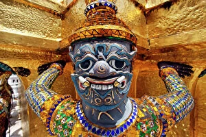 Thai Temples Collection: Spot colour Yaksha Demon Statue at Wat Phra Kaew temple, Bangkok, Thailand