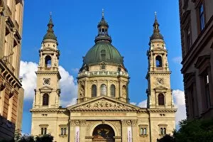 Images Dated 28th September 2017: St Stephens Basilica cathedral in Budapest, Hungary