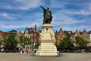 Ghent, Belgium Collection: Statue of Jacob van Artevelde in the Vrigdagmarkt market square, Ghent, Belgium