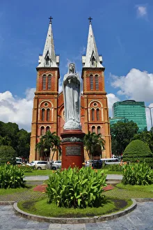 Statue of the Virgin Mary at the Notre-Dame Cathedral Basilica of Saigon, Ho Chi Minh City (Saigon) Statue of the Virgin Mary at the Notre-Dame Cathedral Basilica of Saigon, Ho Chi Minh City (Saigon)