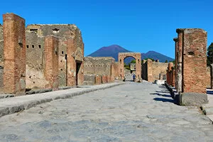 Images Dated 22nd September 2019: Street and ruins of houses in the ancient Roman city of Pompeii, Italy