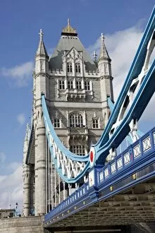 Images Dated 29th May 2011: Tower Bridge, London