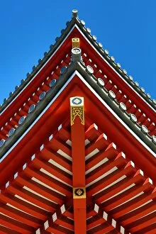 Images Dated 31st January 2014: Traditional wooden roof at the Shinto Shrine at Senso-Ji Bhuddist Temple in Asakusa in Tokyo, Japan
