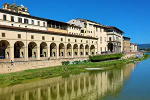 Images Dated 5th September 2019: The Uffizi Gallery and the River Arno, Florence, Italy