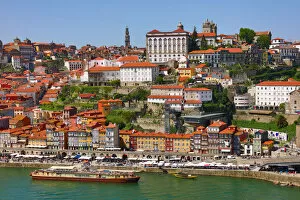 Porto, Portugal Collection: View of the town and River Douro in Porto, Portugal