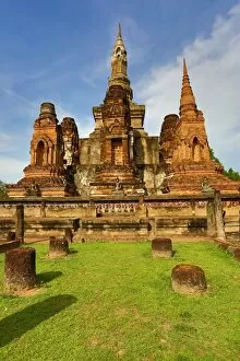 Sukhotai, Thailand Collection: Wat Mahathat temple, Sukhotai, Thailand
