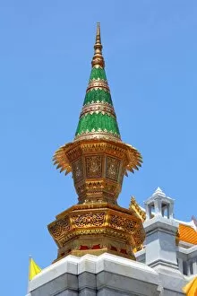 Images Dated 1st June 2013: Wat Traimit temple, Bangkok, Thailand