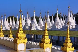Mandalay, Myanmar Collection: White dhamma ceti shrines at Sandamuni Pagoda, Mandalay, Myanmar (Burma)